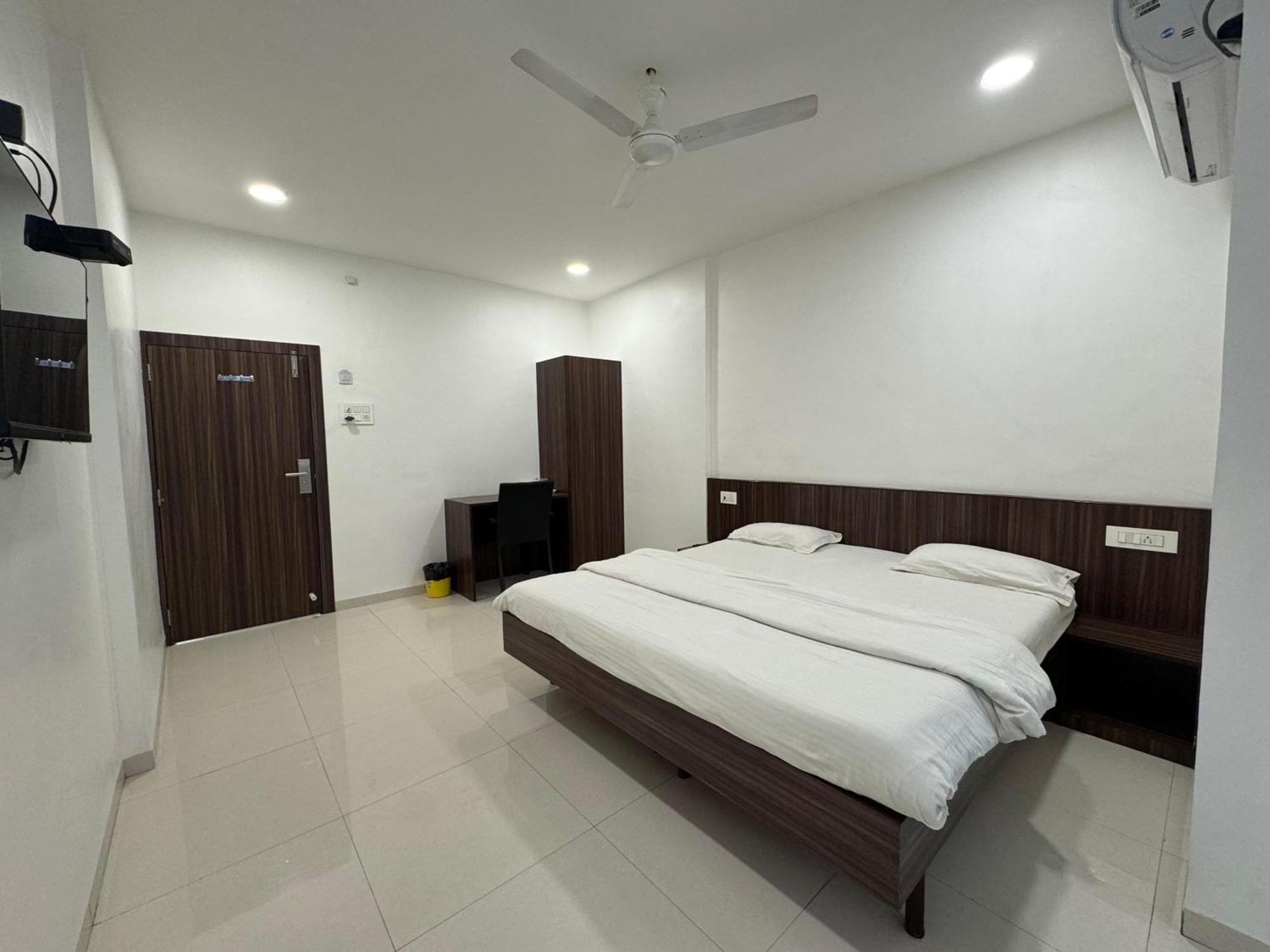 Hotel New Samrat Аурангабад Экстерьер фото